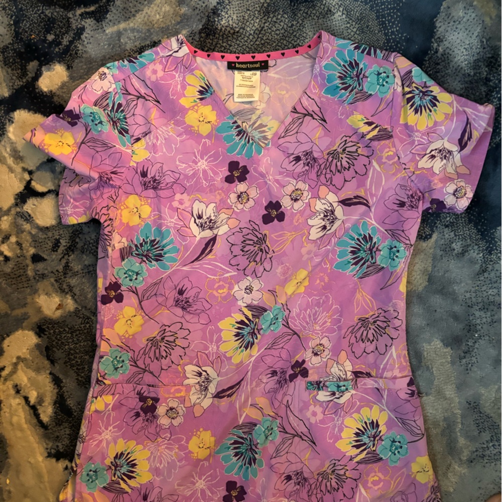 NWOT HeartSoul Floral Short Sleeve Scrub Top